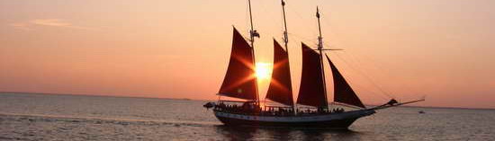 Sonnenuntergang mit Windjammer